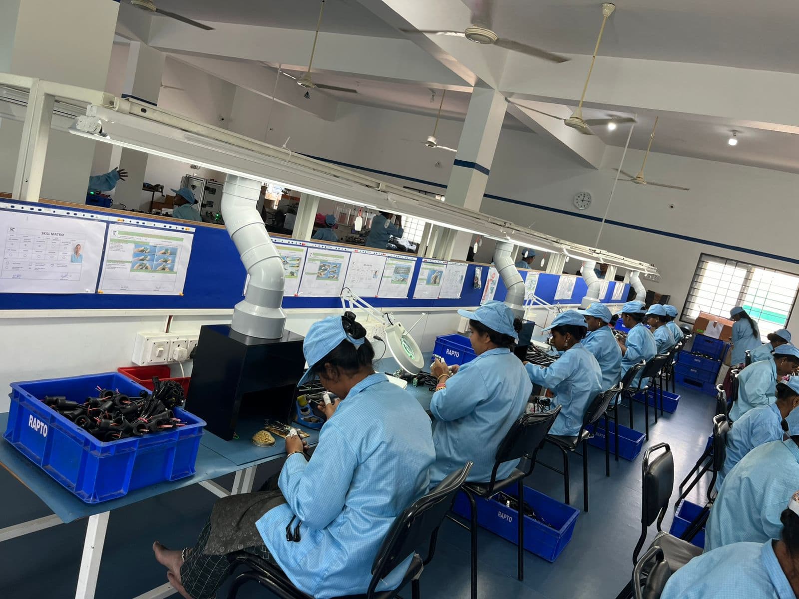Manual assembly workstations